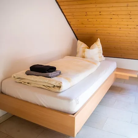 3 Mit Gartennutzung Apartmán *